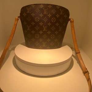 Authentic Louis Vuitton Drout Monogram Crossbody